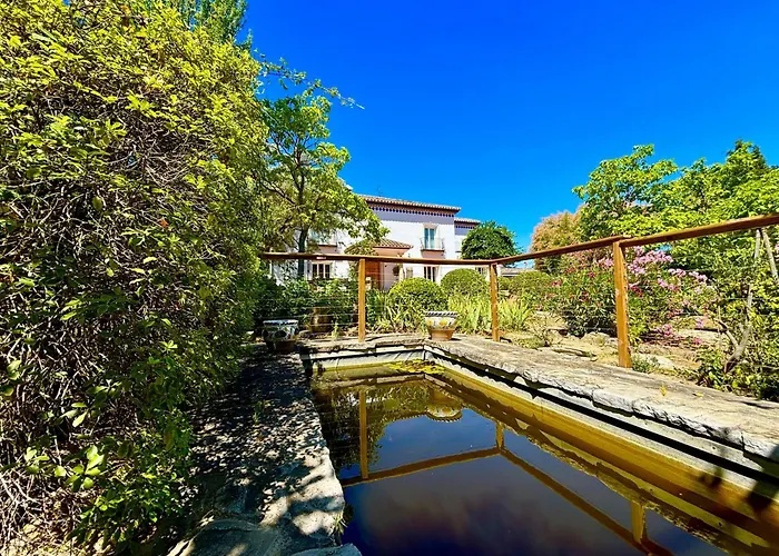 Maridadi 度假居 *